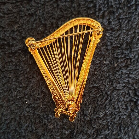 ✨ 2’’ Vintage Monet Harp Brooch – Gold Tone with White Rhinestones ✨ - Picture 7 of 10